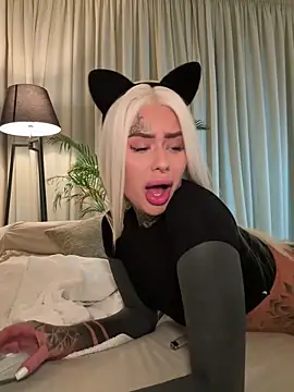 bambixboo online show from November 2025 07:52:02 PM