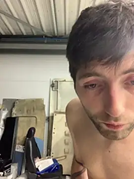 GuillaumebeauZizi online show from February 2026 06:03:01 PM