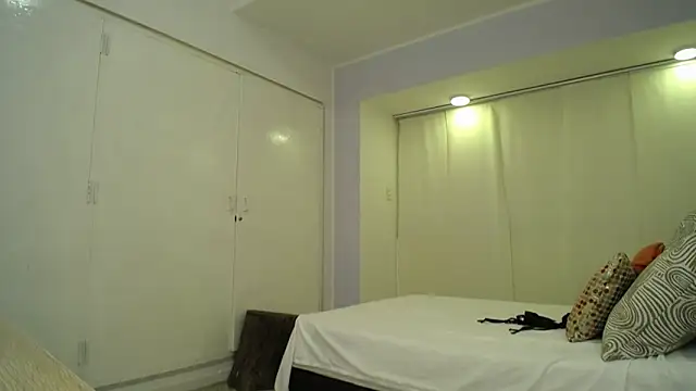 genesis moretz online show from February 2025 03:45:02 AM