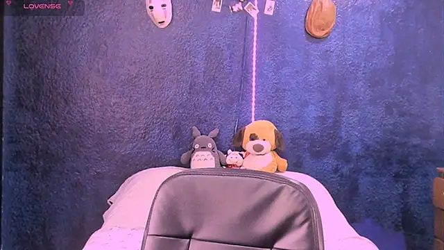 NinaYellow online show from January 2025 03:18:01 PM