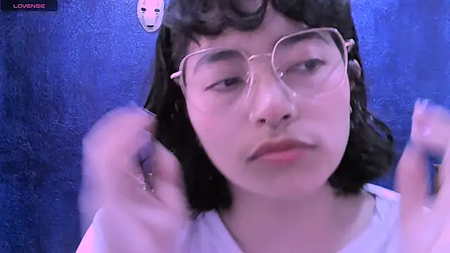 NinaYellow online show from December 2025 02:24:02 PM