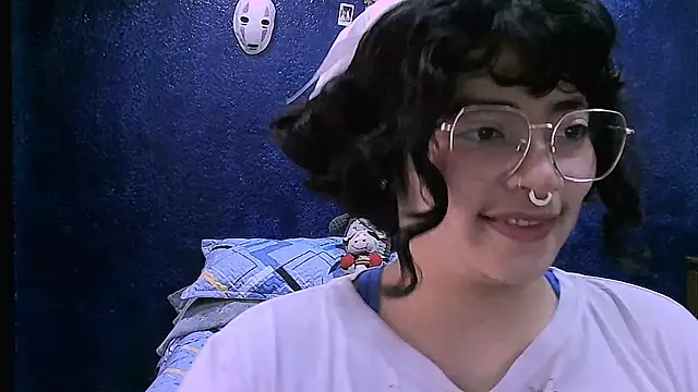 Snapshot of NinaYellow chatting on February 2026 12:43:02 PM NinaYellow online show from February 2026 12:43:02 PM