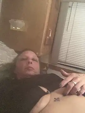 Snapshot of Everlyrose27 chatting on December 2024 06:16:02 AM Everlyrose27 online show from December 2024 06:16:02 AM