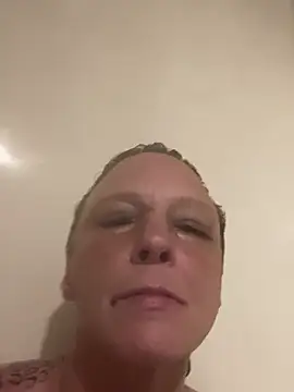 Snapshot of Everlyrose27 chatting on January 2025 02:33:01 AM Everlyrose27 online show from January 2025 02:33:01 AM