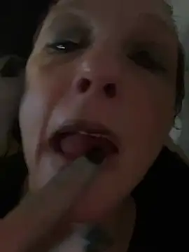 Snapshot of Everlyrose27 chatting on February 2025 06:20:01 PM Everlyrose27 online show from February 2025 06:20:01 PM