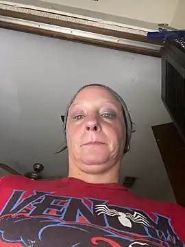 Snapshot of Everlyrose27 chatting on February 2025 03:41:02 PM Everlyrose27 online show from February 2025 03:41:02 PM