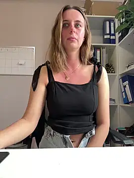 Hii Lolla online show from March 2026 09:04:01 AM