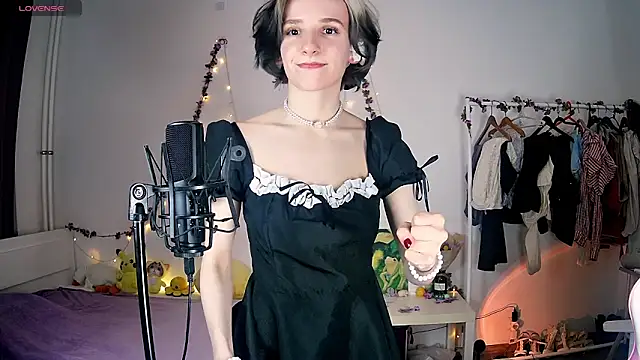 Snapshot of Violet_Veliya chatting on March 2025 05:58:02 PM Violet Veliya online show from March 2025 05:58:02 PM