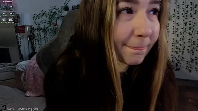 Snapshot of Megan__Hart chatting on December 2024 02:21:02 AM Megan Hart online show from December 2024 02:21:02 AM