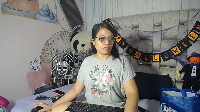 KEYRA-MILLER- online show from October 2025 02:55:02 AM