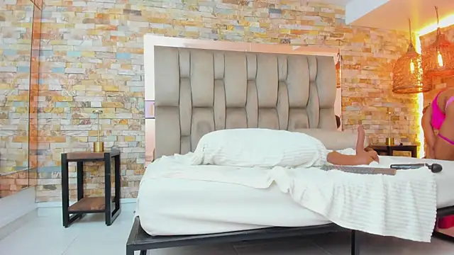 karla dunn online show from March 2026 02:04:02 AM