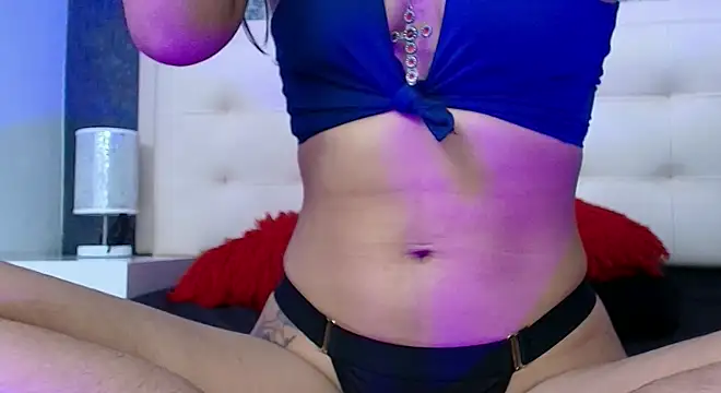 Cloeandtyfanny online show from April 2026 07:43:01 PM