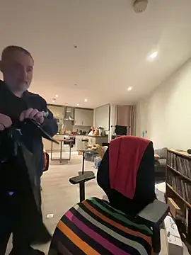 LondonTeffy online show from February 2026 10:05:02 PM