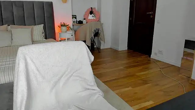 Fancy Jenn online show from October 2025 06:59:01 PM