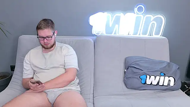 Ksenny online show from December 2024 08:13:01 AM