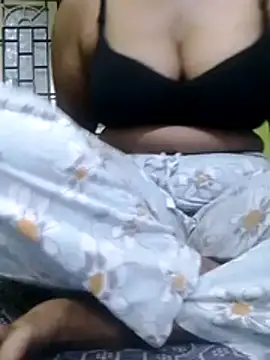 Tamilpriya46 online show from October 2025 04:51:02 PM