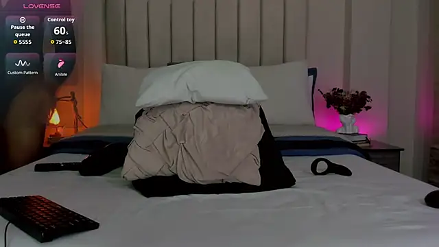 romina-brunette online show from January 2026 07:28:02 PM