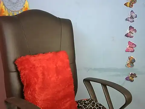 Snapshot of Black_cat_cutie chatting on February 2025 05:26:02 AM Black cat cutie online show from February 2025 05:26:02 AM