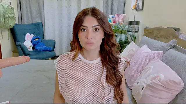 Abrilqueen online show from April 2026 12:00:01 AM