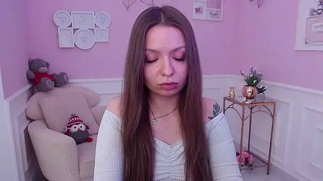 LucySkilar online show from February 2025 11:53:01 AM