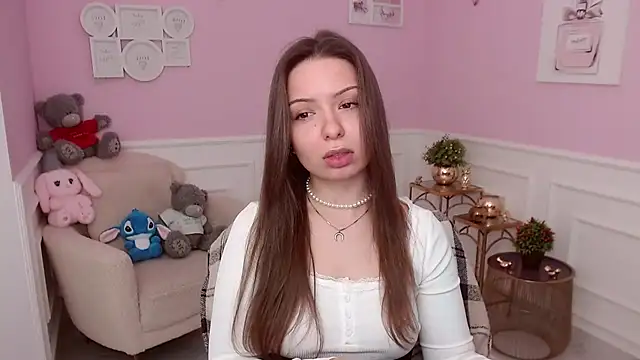 LucySkilar online show from March 2026 04:23:01 AM