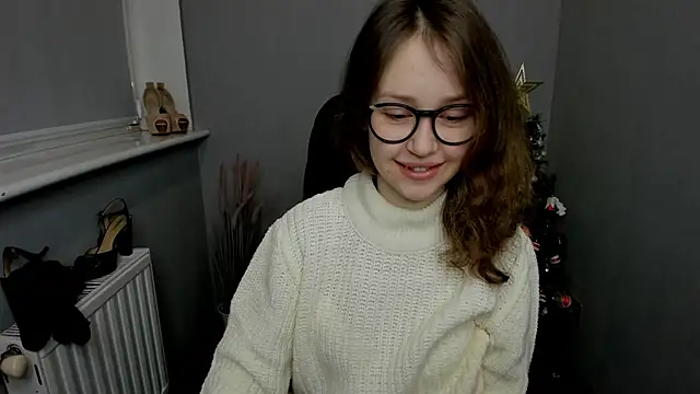 Snapshot of AfinaCutie chatting on January 2025 07:27:02 AM AfinaCutie online show from January 2025 07:27:02 AM