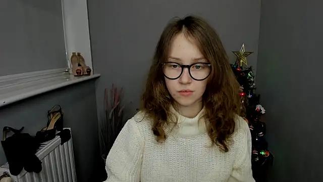 Snapshot of AfinaCutie chatting on January 2025 11:25:01 AM AfinaCutie online show from January 2025 11:25:01 AM
