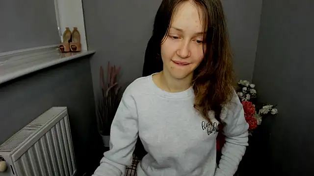 Snapshot of AfinaCutie chatting on February 2025 07:37:01 AM AfinaCutie online show from February 2025 07:37:01 AM