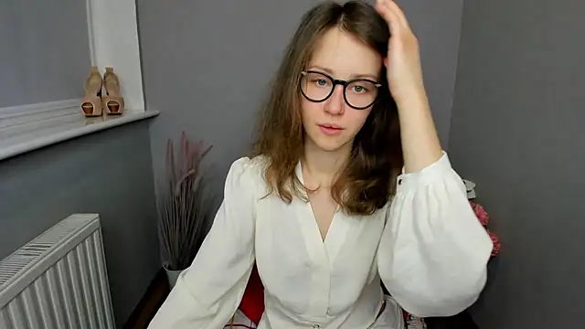Snapshot of AfinaCutie chatting on March 2025 01:40:01 PM AfinaCutie online show from March 2025 01:40:01 PM