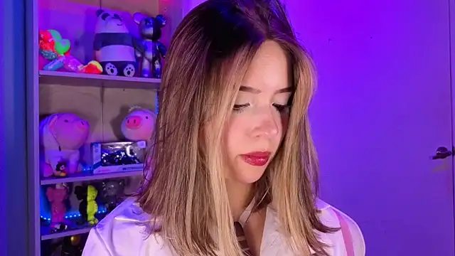Snapshot of EmilyMiller_ chatting on April 2026 03:21:01 PM EmilyMiller online show from April 2026 03:21:01 PM