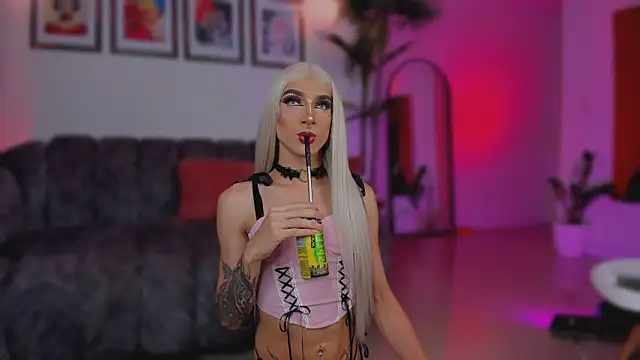 Taylor  foxxx online show from November 2025 05:08:02 AM