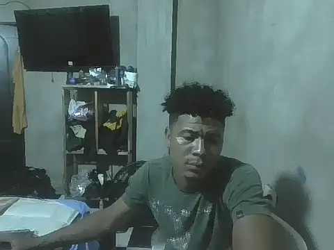 Snapshot of justinbrown77 chatting on March 2026 12:38:01 AM justinbrown77 online show from March 2026 12:38:01 AM