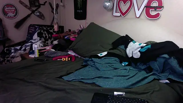 Snapshot of Blakelytgirl chatting on January 2025 10:40:01 AM Blakelytgirl online show from January 2025 10:40:01 AM