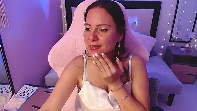 camila delarosa online show from July 2026 06:20:01 PM