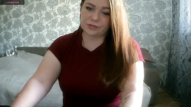 Snapshot of Sabrina_Poison chatting on June 2026 04:32:02 AM Sabrina Poison online show from June 2026 04:32:02 AM