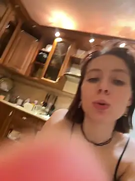 Snapshot of Crayzy_Luv chatting on December 2024 09:04:01 PM Crayzy Luv online show from December 2024 09:04:01 PM