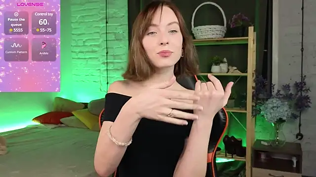 Snapshot of Crayzy_Luv chatting on January 2025 08:48:01 PM Crayzy Luv online show from January 2025 08:48:01 PM