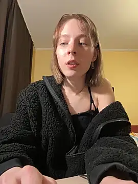 Snapshot of Crayzy_Luv chatting on January 2025 09:51:01 PM Crayzy Luv online show from January 2025 09:51:01 PM