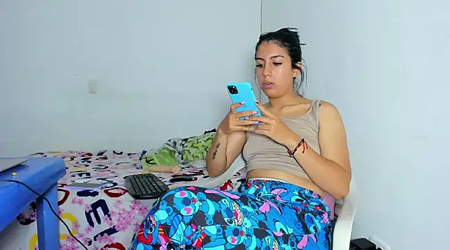 skinnyanai2 online show from December 2024 07:11:01 PM