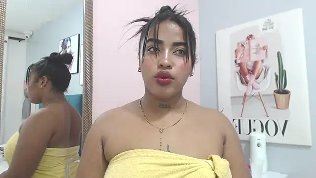 Snapshot of AichaBrown chatting on February 2025 11:06:02 AM AichaBrown online show from February 2025 11:06:02 AM