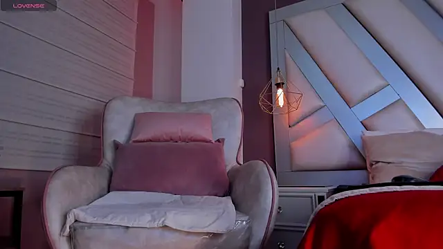 Janna Rousse  online show from September 2025 02:17:01 PM