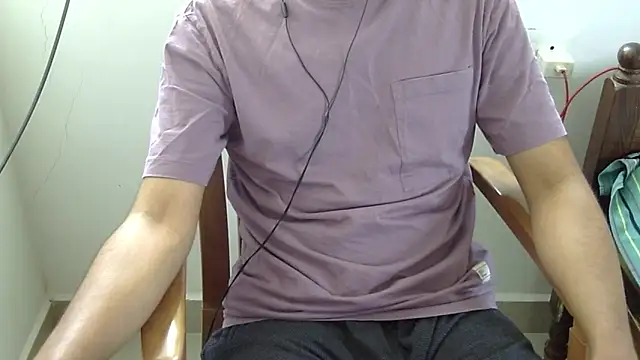 Snapshot of The_SHY_uncut chatting on April 2026 05:12:02 AM The SHY uncut online show from April 2026 05:12:02 AM