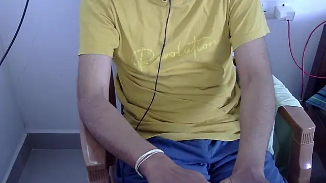 Snapshot of The_SHY_uncut chatting on May 2026 03:47:02 AM The SHY uncut online show from May 2026 03:47:02 AM