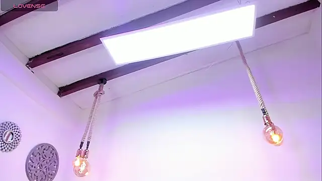 Oriana Guzman online show from December 2024 11:42:02 AM