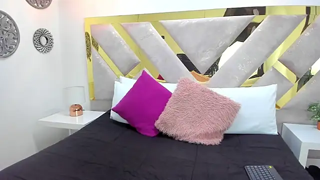 Oriana Guzman online show from February 2025 03:09:02 PM