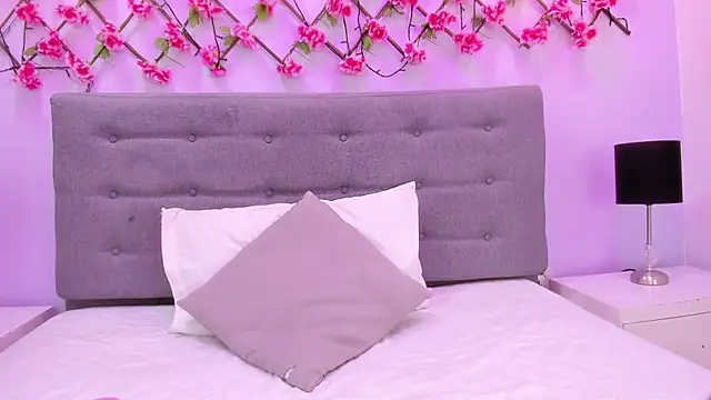 Oriana Guzman online show from March 2025 05:48:02 PM