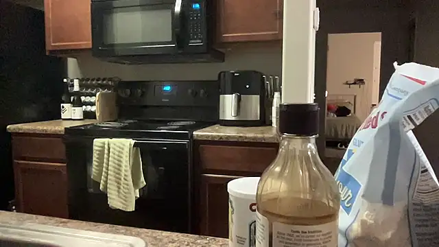 NatalieKneals online show from January 2025 06:40:01 AM