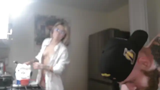 NatalieKneals online show from November 2025 05:43:01 AM