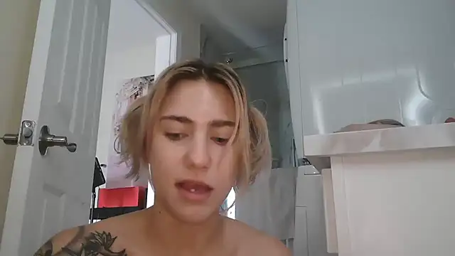 NatalieKneals online show from December 2025 05:39:02 PM