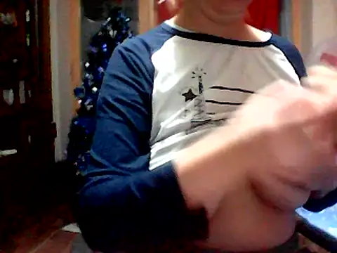 Snapshot of AnaXBerry chatting on December 2024 04:46:02 PM AnaXBerry online show from December 2024 04:46:02 PM